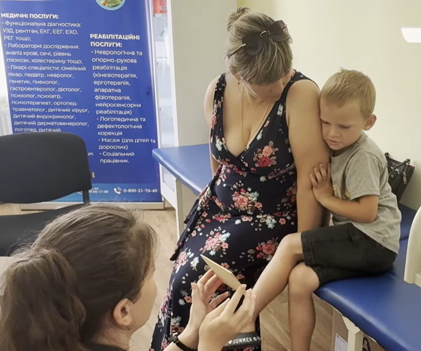 Мобільна бригада фахівців: як одна ініціатива змінює доступ до допомоги дітям у віддалених селах (ВІДЕО) - зображення